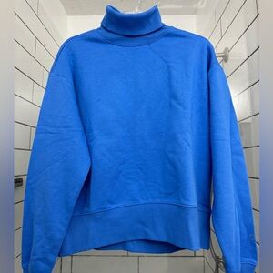 Turtleneck sweatshirt
